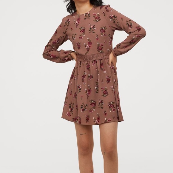 Dress with lace trim - Picture 1 of 12